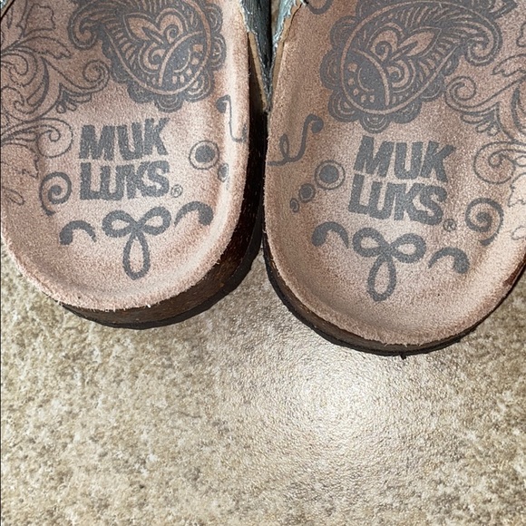 Sandals - Picture 3 of 4